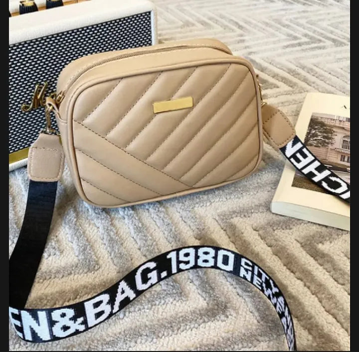 Quilted PU Leather Elegant Crossbody Bag for Women - Stylish Shoulder Handbag with Phone Pouch